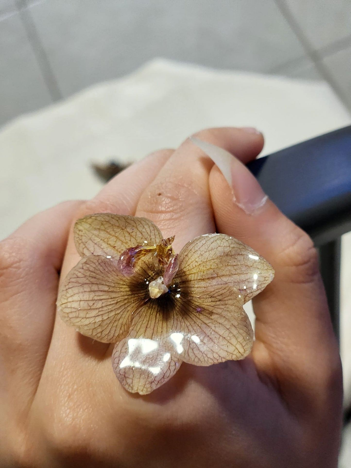 anillo de mini orquídea