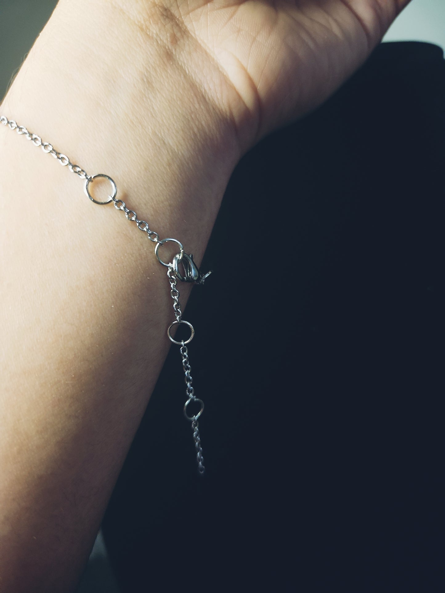 anillo con cadena