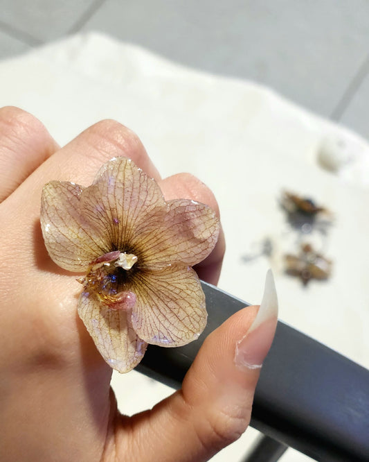 anillo de mini orquídea
